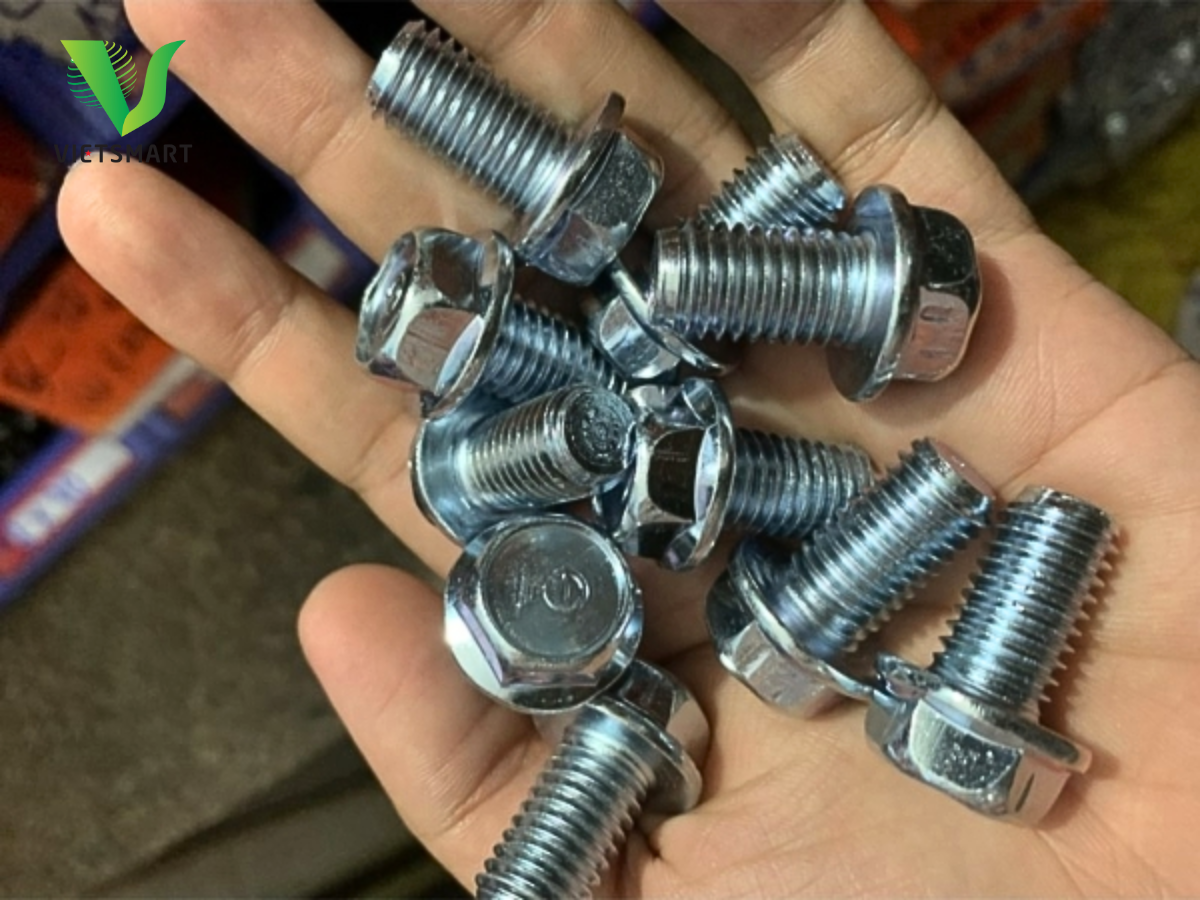 bu-long-luc-giac-ngoai-lien-long-den-duoc-cau-tao-tu-ba-phan-chinh